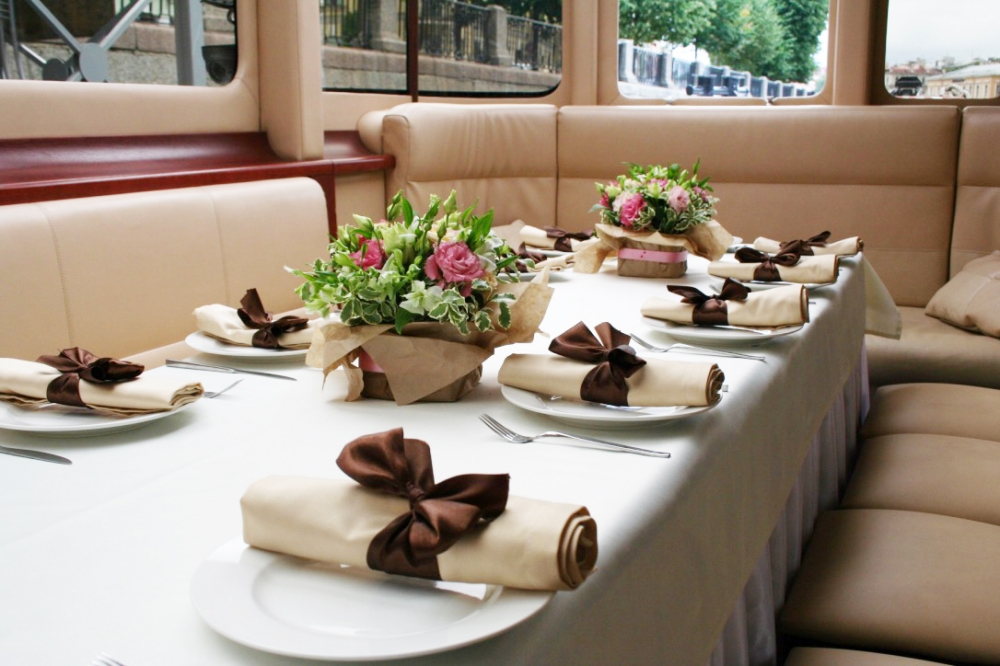 Банкет на теплоходе