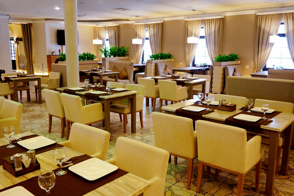 Основной зал