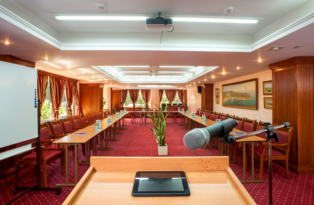 Конференц-зал