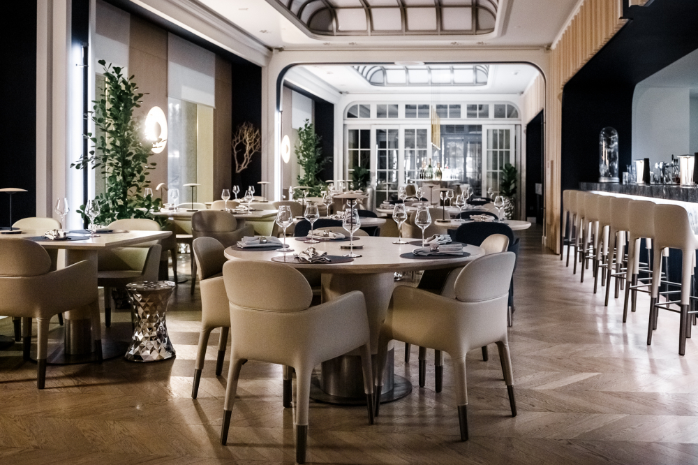 Основной зал ресторана 