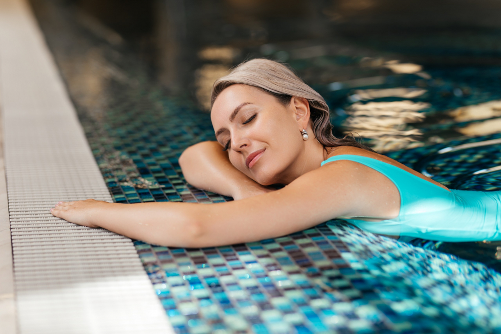 Бассейн в Репино Парк Отеле