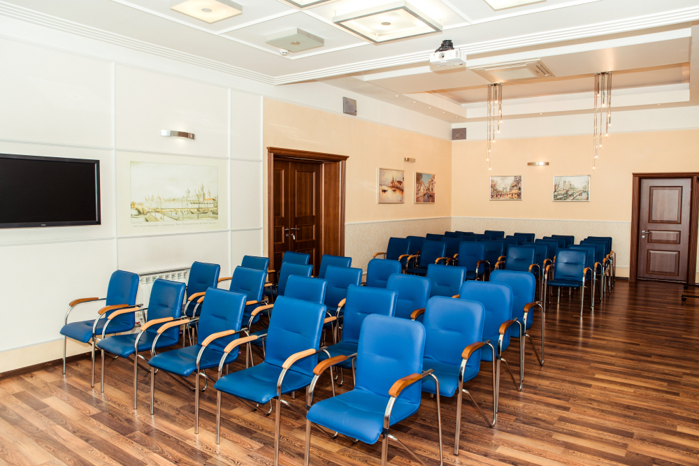 Конференц зал. Вместимость до 70 человек. 