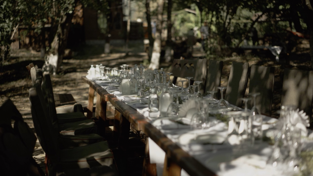 Стол на природе