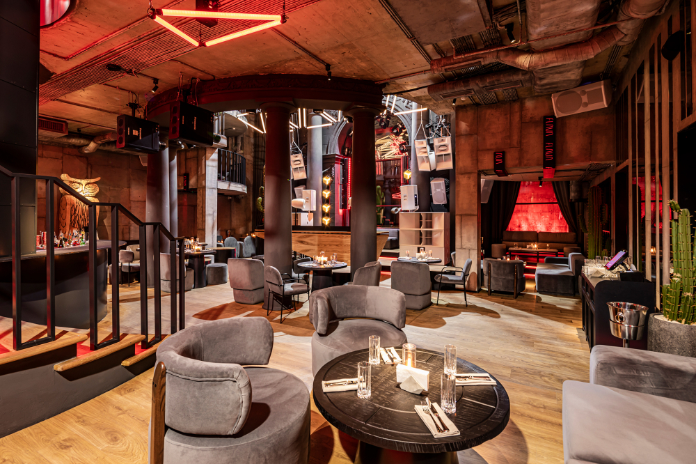 Основной зал