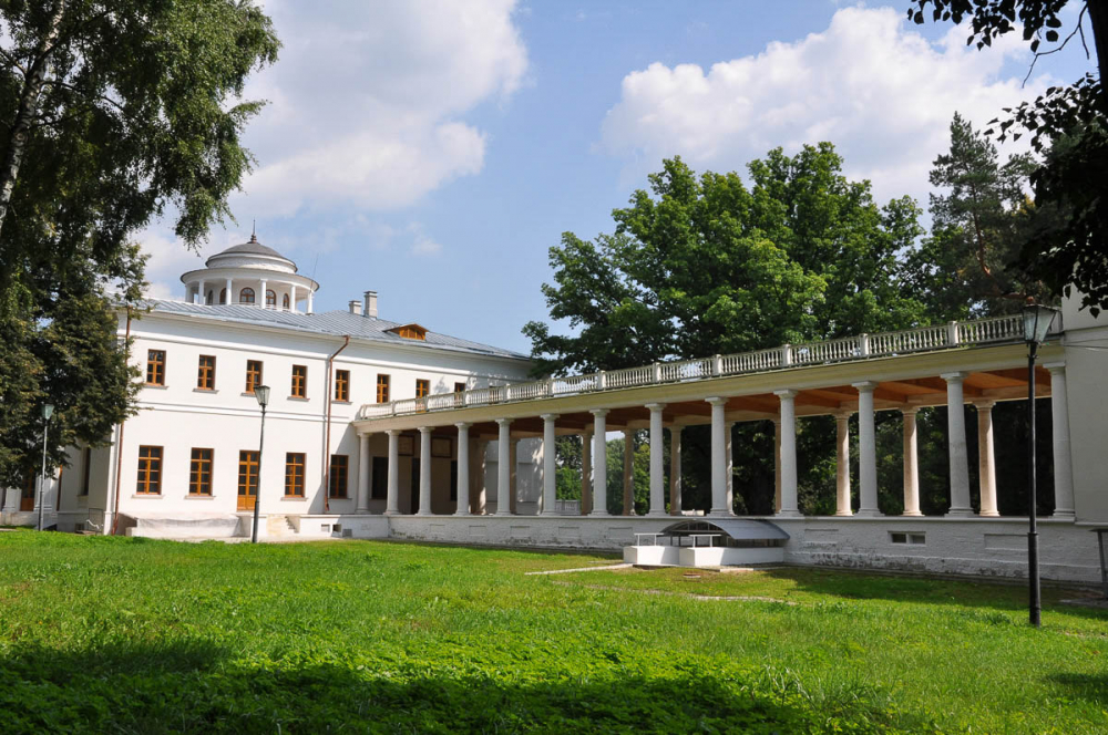 Западное крыло