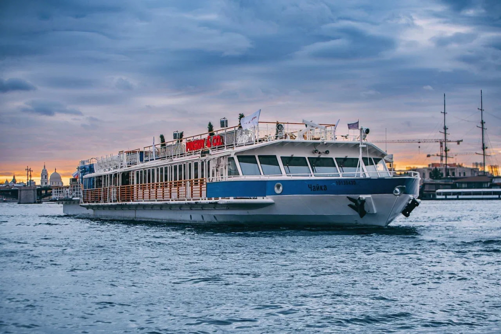 Теплоход "Чайка"