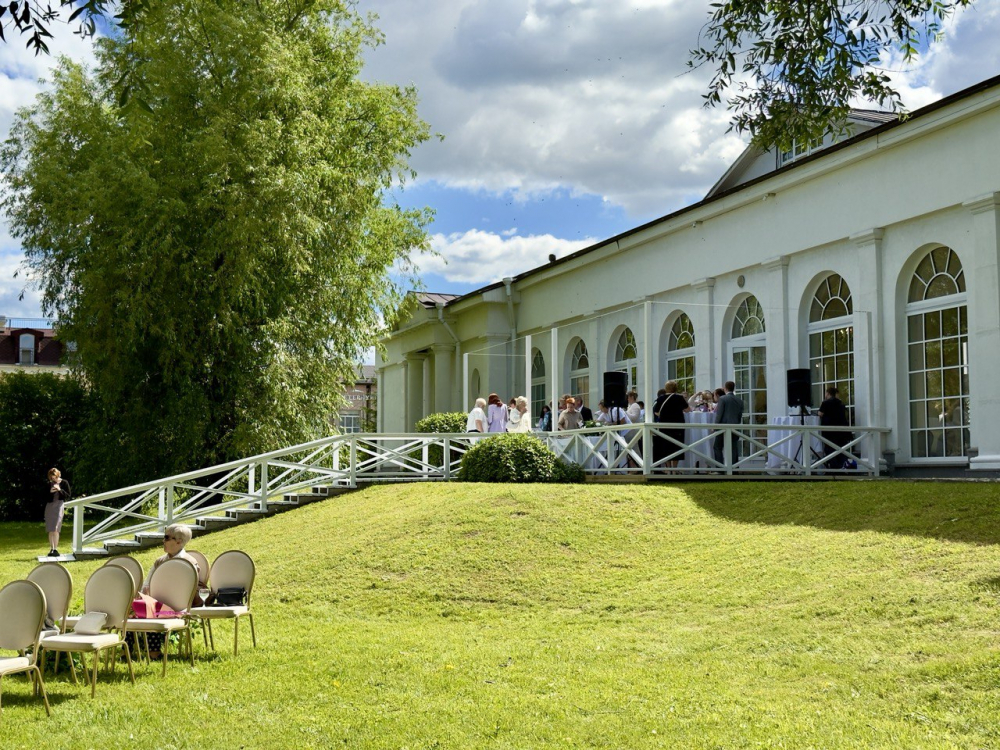 Павильон со внутреннего двора