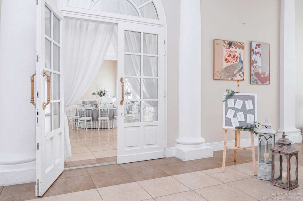 Вход в банкетный зал