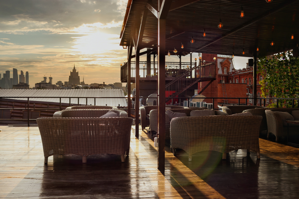 Веранда белого зала