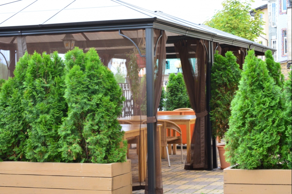 Летняя веранда Ресторации "Сироп". Идеально подходит для выездной регистрации брака.