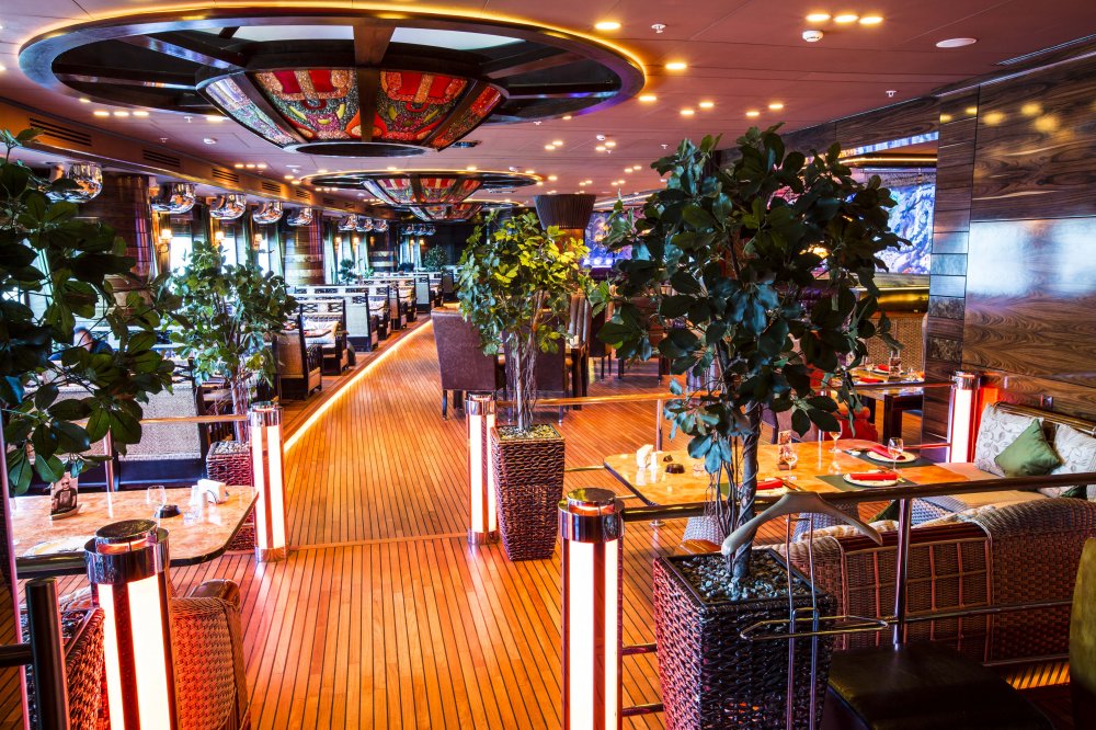 Основной зал