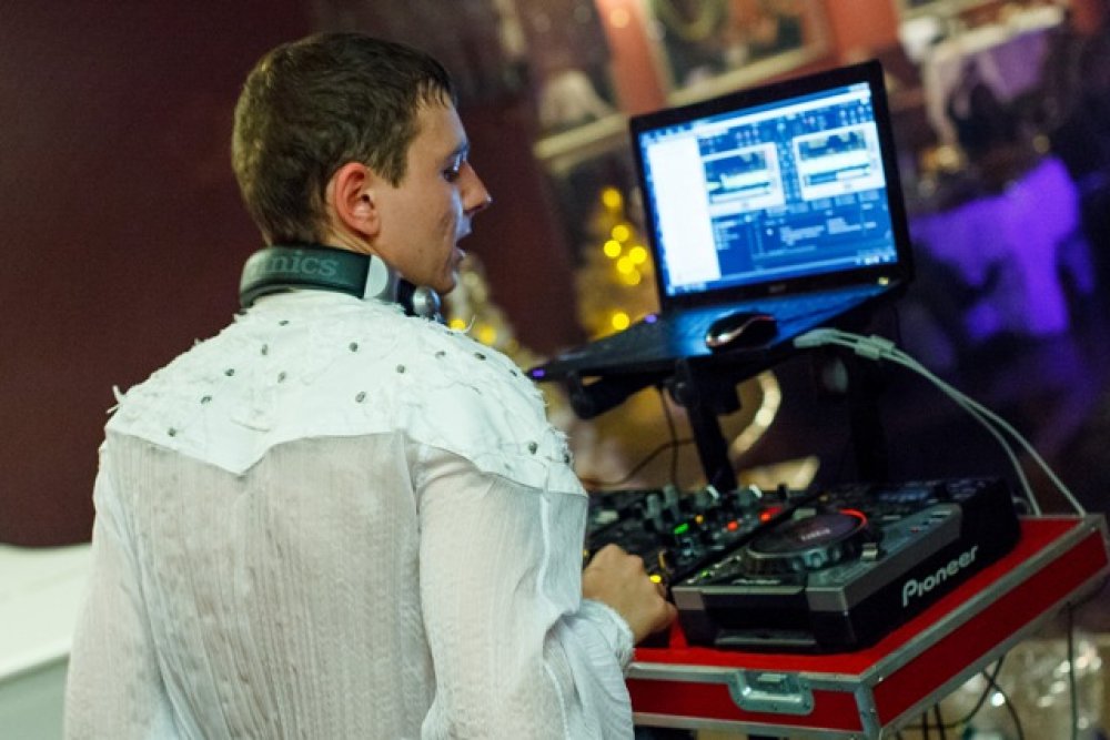 Wedding DJ, Диджей на свадьбу, dj на свадьбу, услуги диджея, музыкальное сопровождение праздников, диджей на праздник в Ростове