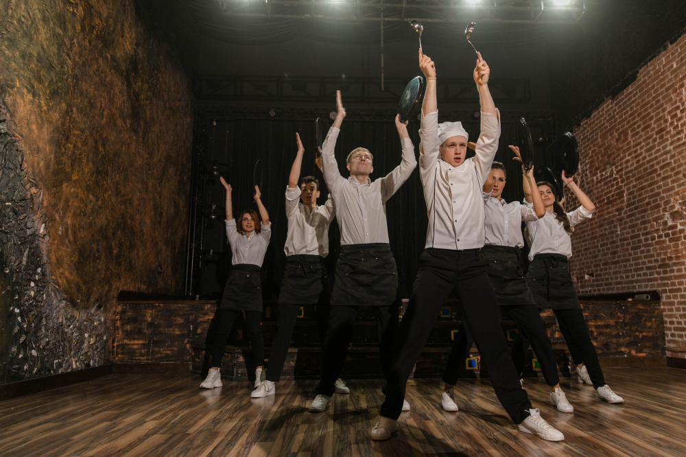 Шоу повара и официантов - это номер-розыгрыш, который удивит ваших гостей.