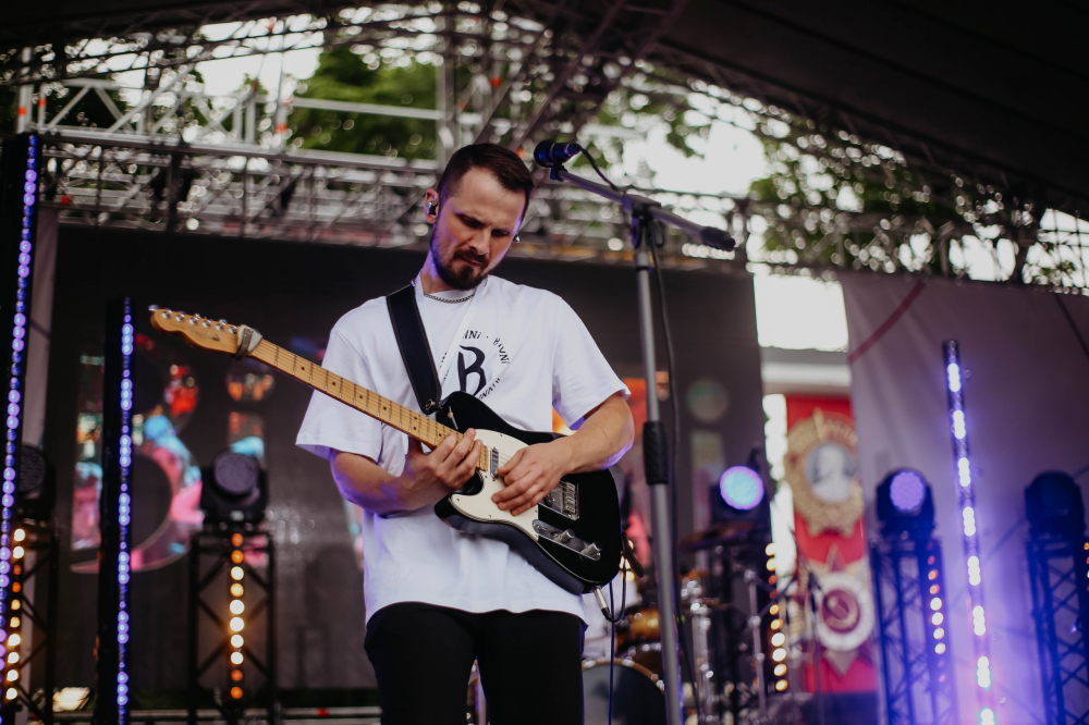 кавер-группа БиВНи
кавер-группа BiVNi