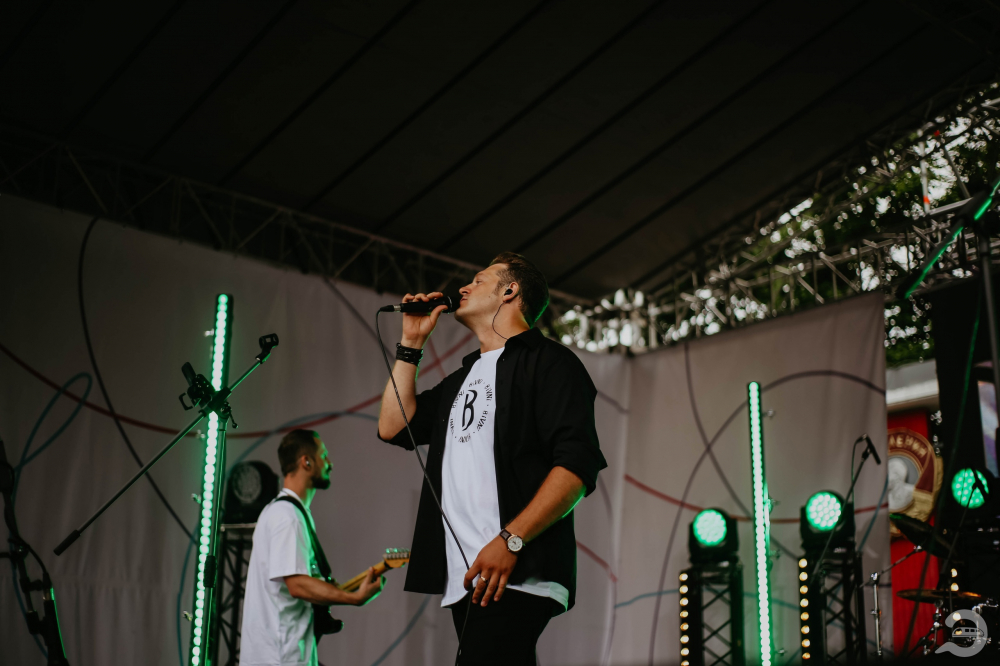 кавер-группа БиВНи
кавер-группа BiVNi