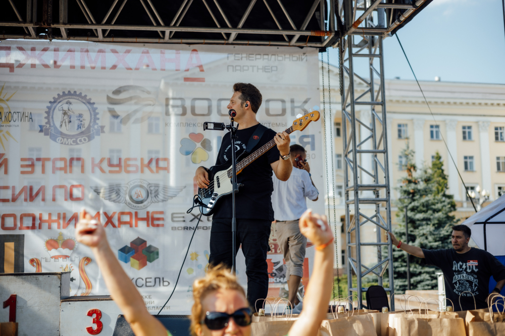 кавер-группа БиВНи
кавер-группа BiVNi