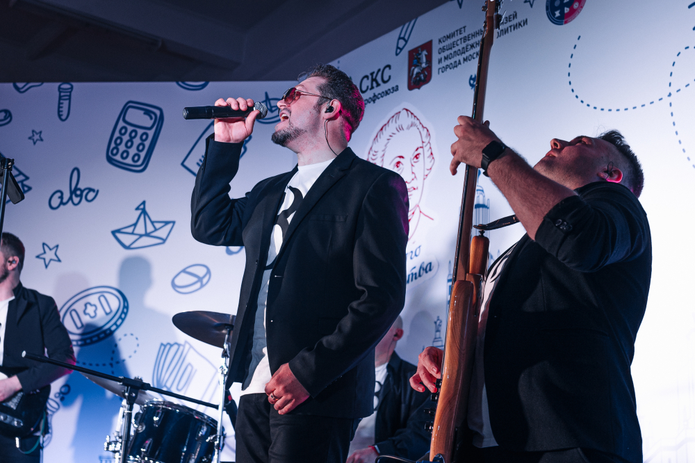 кавер-группа БиВНи
кавер-группа BiVNi