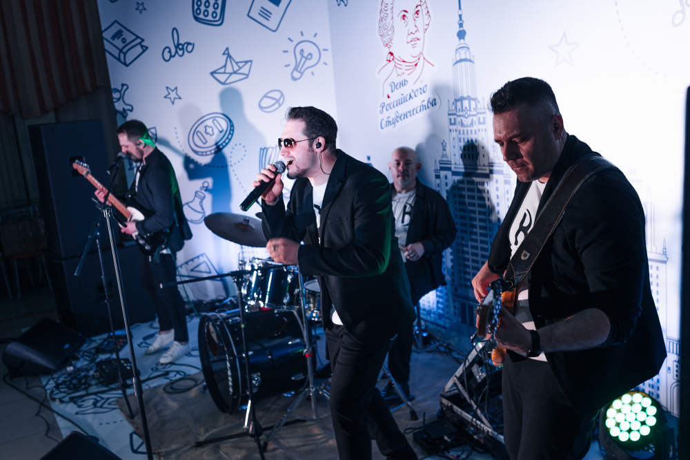 кавер-группа БиВНи
кавер-группа BiVNi