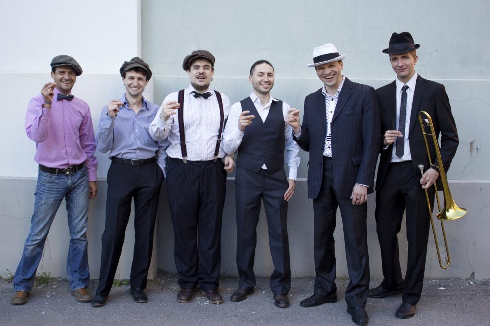 работа с коллективом.