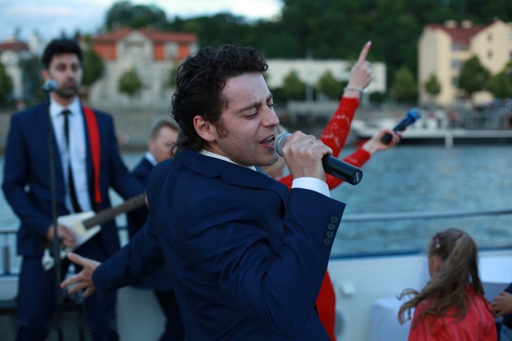 Кавер-группа Русский Бит на теплоходе Grand Bogemia в Праге.