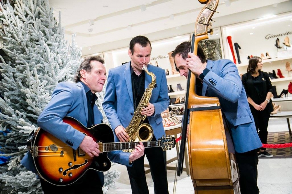 Джаз Кавер Трио PLATIME всегда качественно, интересно! На ваш праздник будь он где угодно - от лофта до парохода!