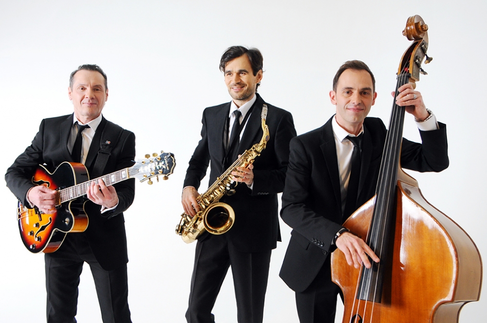 Джаз Кавер Трио PLAYTIME
Мы всегда ищем, пробуем и готовим новые темы для своего репертуара! 
Что бы программа была интересна Вам и что, немаловажно, нам самим!) Такая главная идея и она работает! 