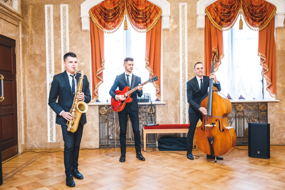 Джаз Кавер Группа Playtime - джазовый бэнд на праздник. Интересная и яркая музыкальная программа! Джазовая классика и современные Хиты на вашу свадьбу, праздник, конференцию!