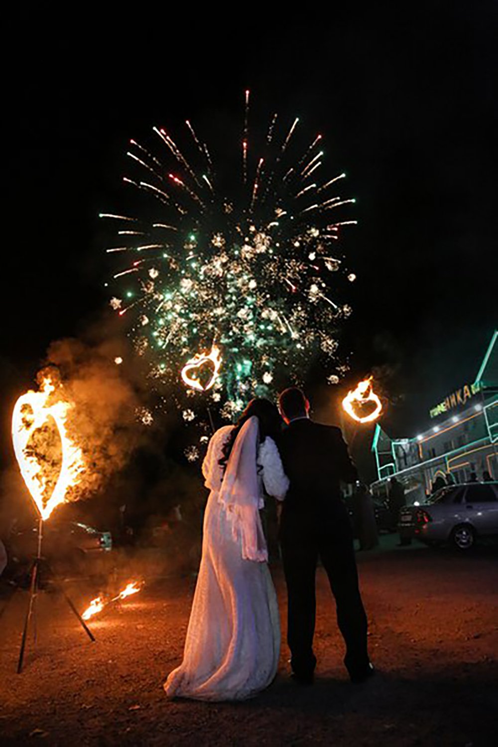 Огненные инсталляции и салют