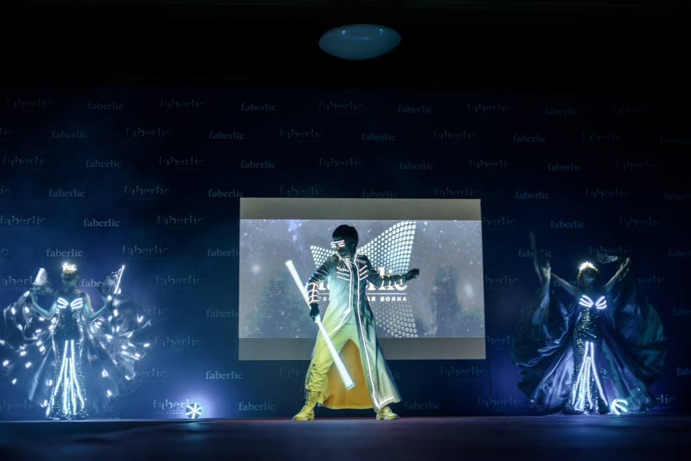 Неоновое шоу Crystal в Ростове