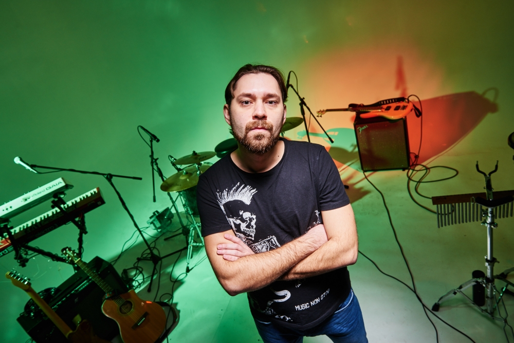 Александр Дьяченко, бас-гитара