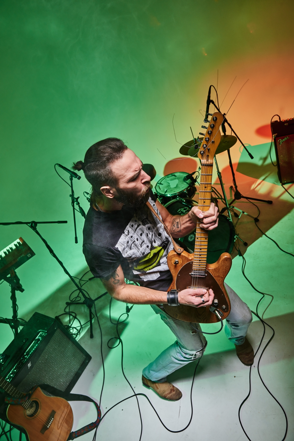 Михаил Банушкин, вокал, гитара