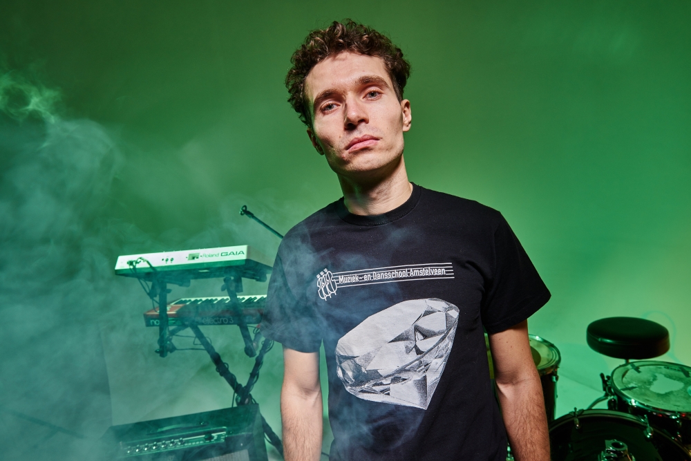 Александр Башмаков, клавишные, сэмплы, бэк-вокал