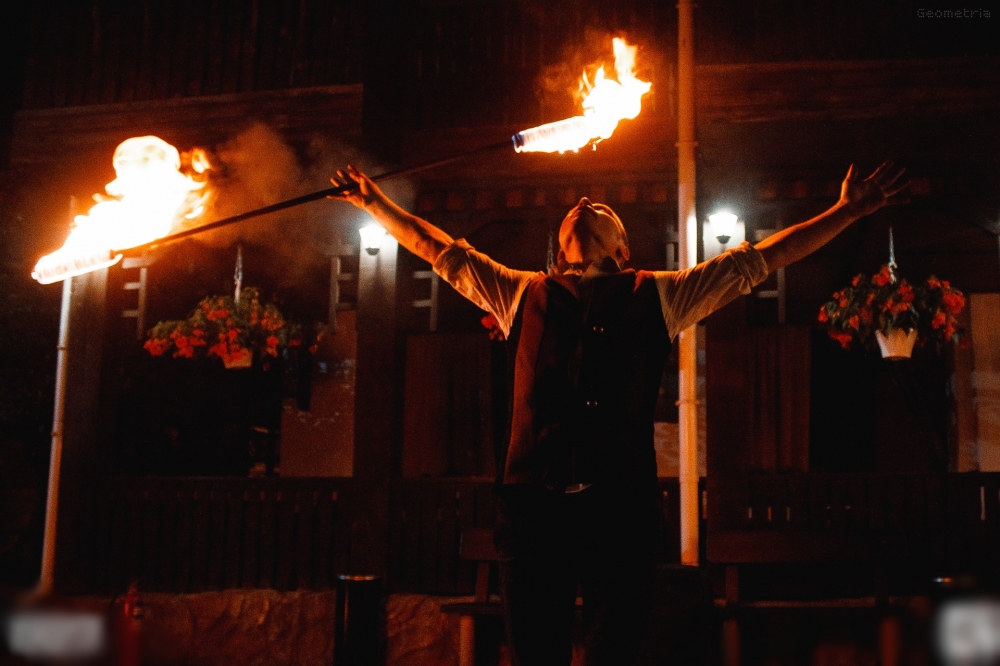 Огненное шоу "Музыка Балкан"