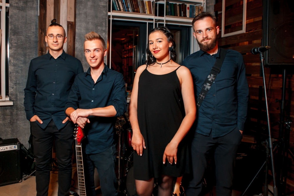 кавер группа Смоленск
кавер группа на свадьбу
живая музыка на свадьбу