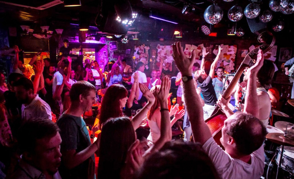 атмосфера всеобщего веселья на наших выступлениях