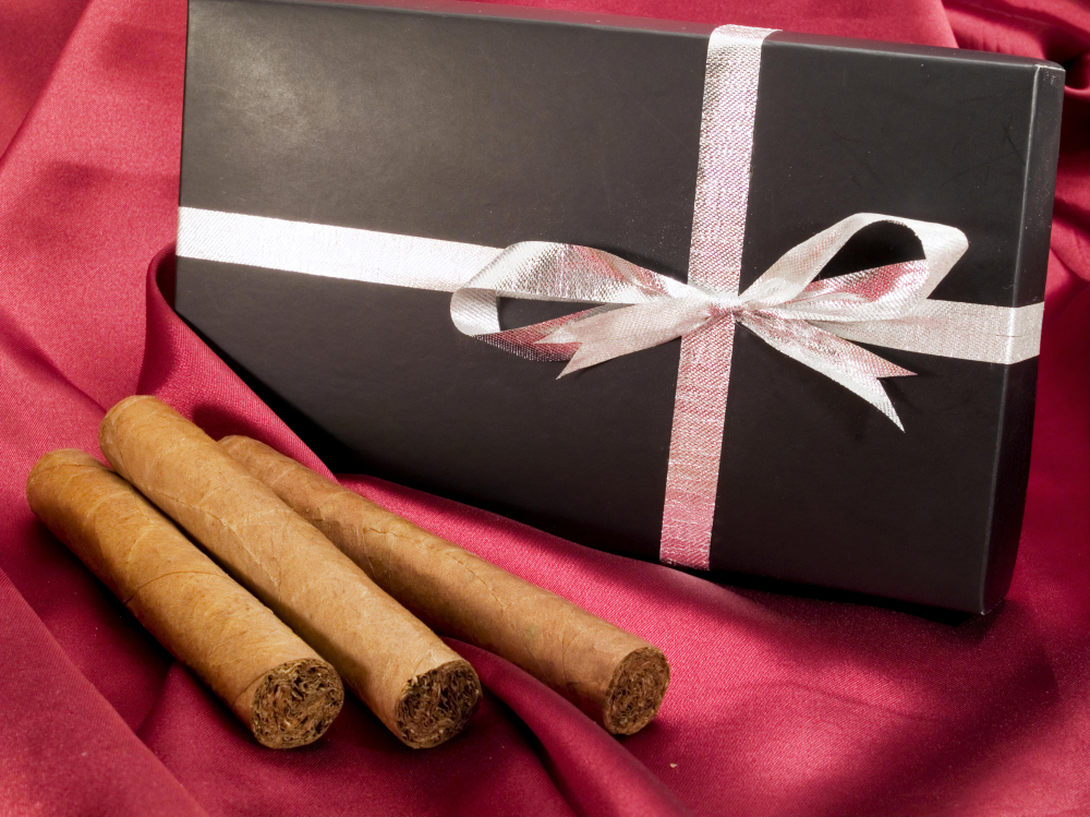 Кубинские сигары - идеальный подарок мужчинам.