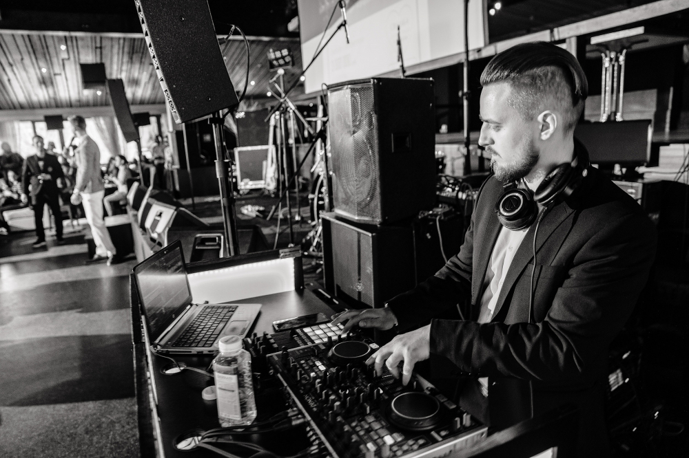 Диджей на свадьбу DJ ROZHKOV