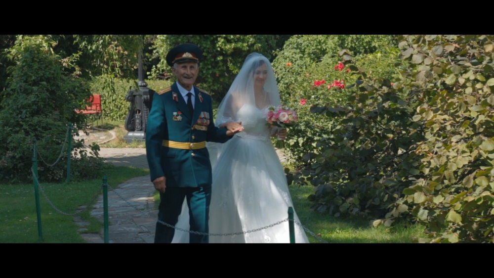 Скриншот из свадебного фильма