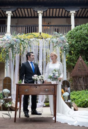 Церемония в замке в Испании