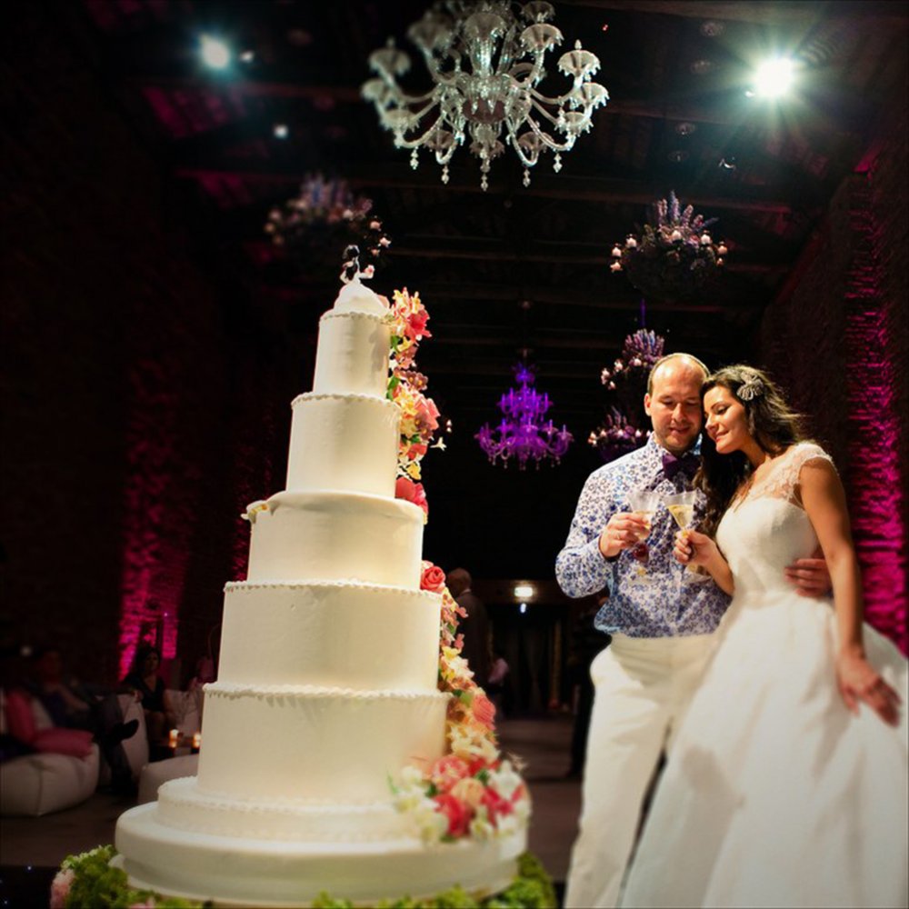 Свадьба в Венеции, свадебный торт, цветочное украшение торта