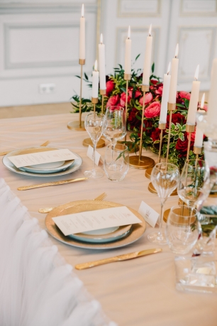 Декор стола для зимних свадеб в помещении