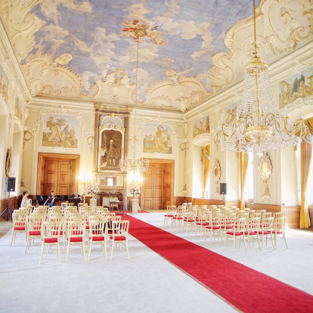 Свадьба в замке Чехии. Зеркальный зал замка Добриш