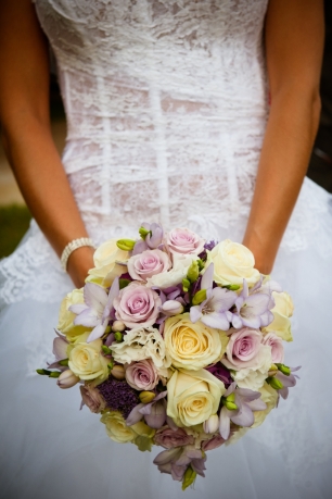 Кремовые и лавандовые оттенки для свадьбы в стиле прованс