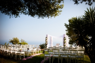 Церемония с видом на бесконечное лазурное море