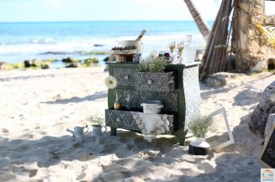 Комодик на пляже