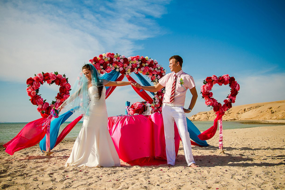 Мини- свадебная церемония "Море сердец" Сахл Хашиш, Хургада, Египет. Свадьба за границей.