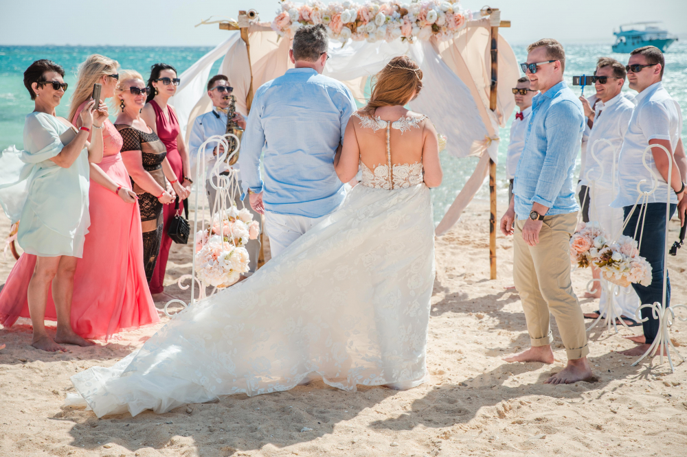 Завораживающая свадебная церемония Жемчужном острове Хургада, Египет. Свадьба за границей.