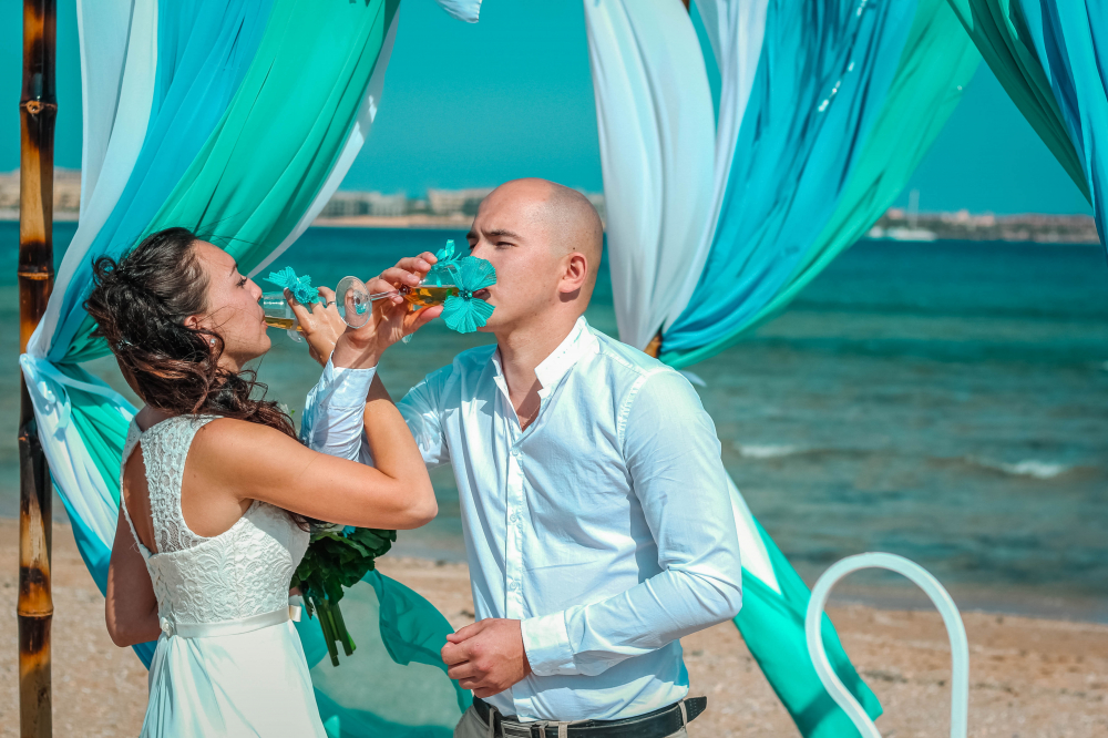 Мини- свадебная церемония "Любовь в воздухе" Сахл Хашиш, Хургада, Египет. Свадьба за границей.