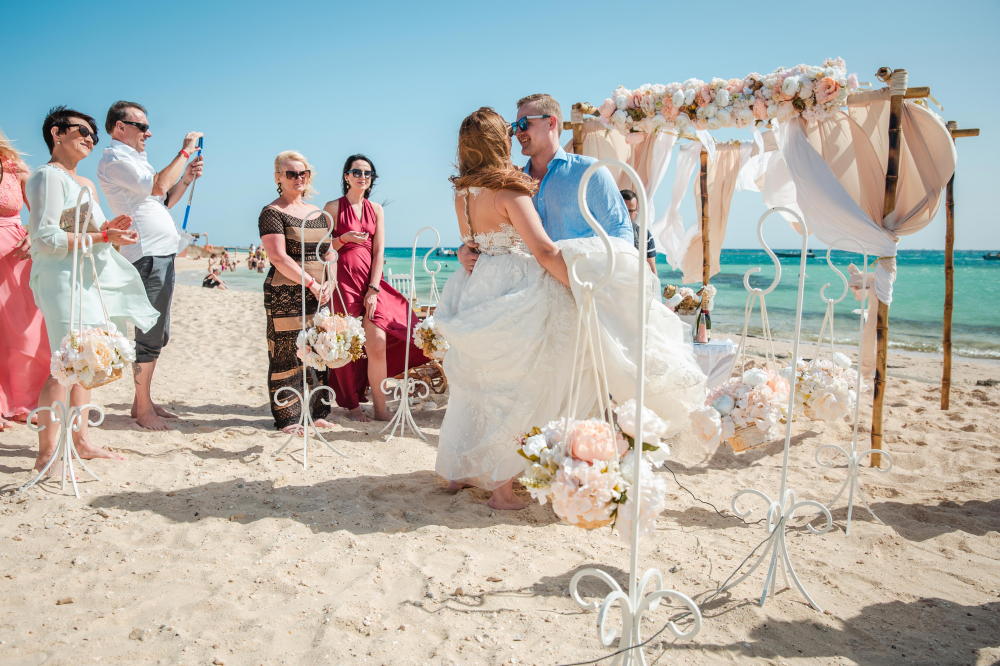 Завораживающая свадебная церемония Жемчужном острове Хургада, Египет. Свадьба за границей.