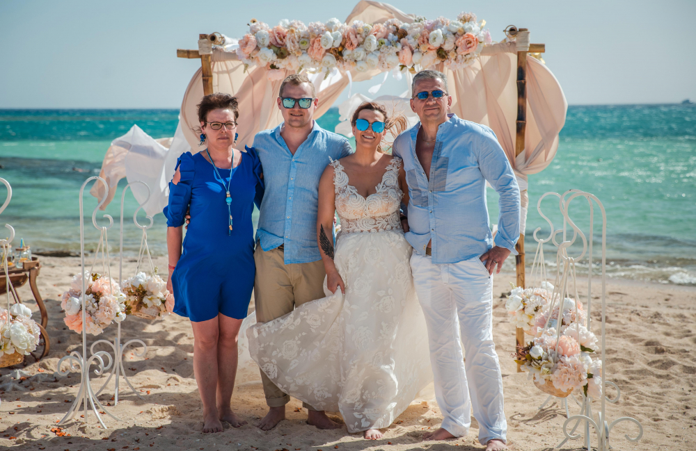 Завораживающая свадебная церемония Жемчужном острове Хургада, Египет. Свадьба за границей.